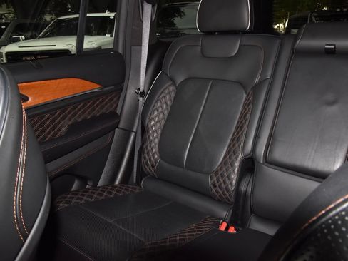 Used 2022 Jeep Grand Cherokee Summit AWD/4WD image 19