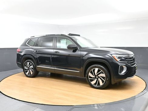 Used 2024 Volkswagen Atlas SEL AWD/4WD image 6
