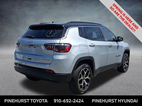 Used 2025 Jeep Compass Limited image 8