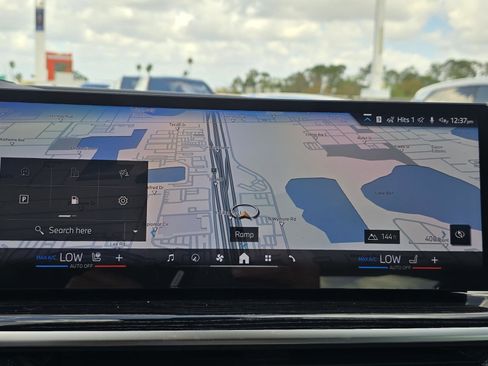 New 2026 BMW X6 xDrive40i w/ Executive Package image 39