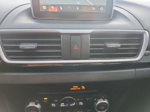 Used 2014 MAZDA MAZDA3 i Touring w/ Technology Package image 30