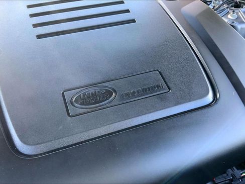 Certified 2025 Land Rover Discovery Dynamic SE AWD/4WD image 31