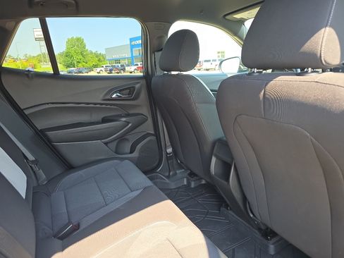 Used 2026 Chevrolet Trax RS FWD image 16