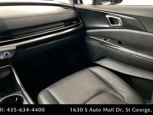 Used 2025 Kia Carnival SX Prestige image 10