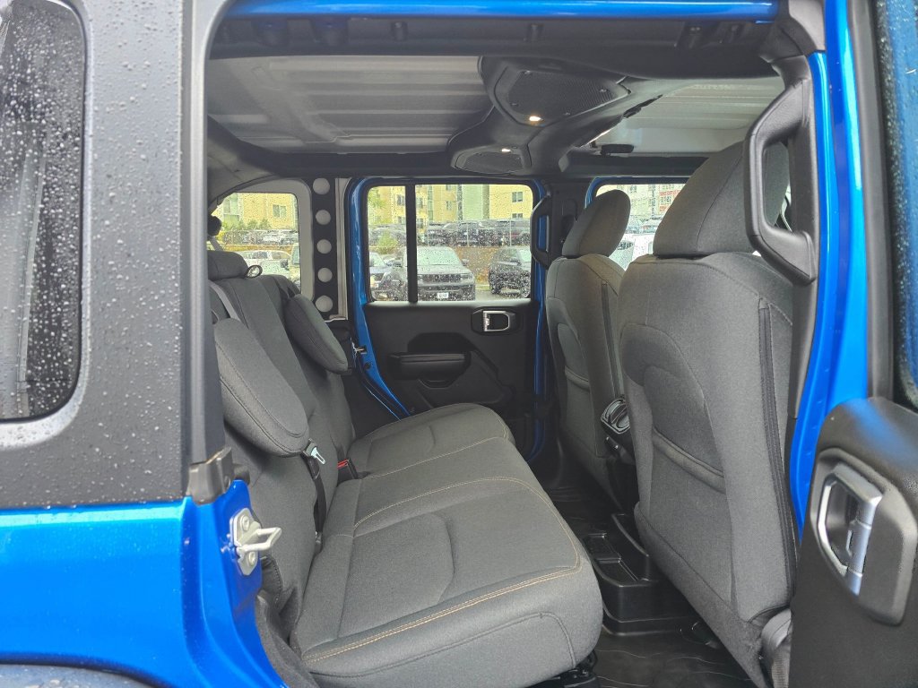 Used 2024 Jeep Wrangler Unlimited AWD/4WD image 13