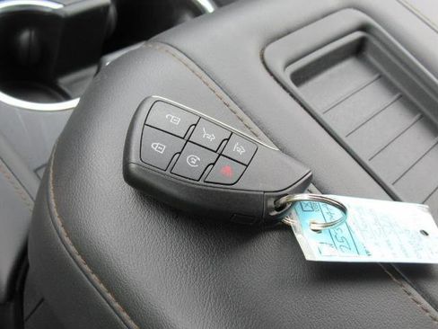 Certified 2022 Chevrolet Suburban High Country image 33