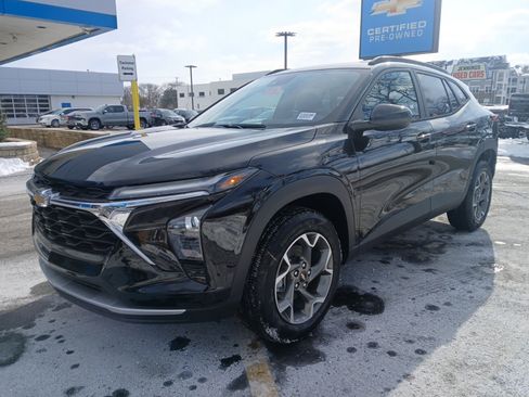 New 2026 Chevrolet Trax LT w/ Driver Confidence Package image 6
