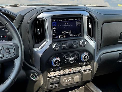 Used 2022 GMC Sierra 1500 SLT w/ SLT Premium Plus Package AWD/4WD image 12