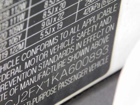 Used 2019 Jaguar F-PACE Premium image 26