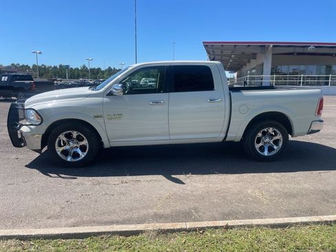 Used 2017 RAM 1500 Laramie w/ Convenience Group image 4