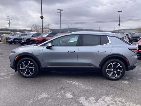 New 2026 Chevrolet Equinox EV LT image 7