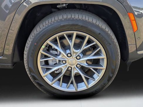 New 2025 Jeep Grand Cherokee L Summit image 9
