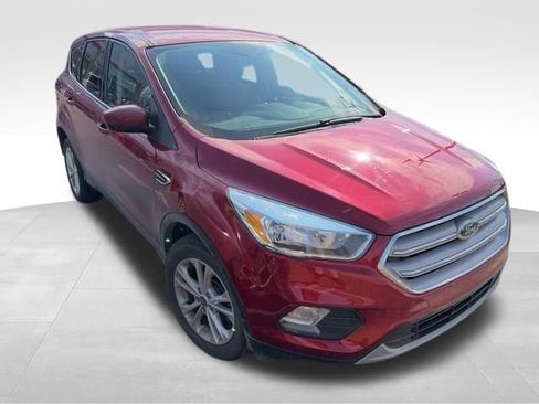 Used 2019 Ford Escape SE image 2