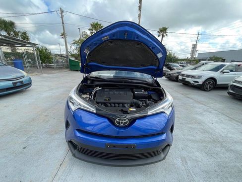 Used 2019 Toyota C-HR XLE FWD image 16