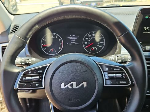 Used 2022 Kia Seltos S FWD image 19