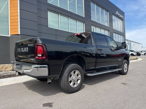 Used 2025 RAM 2500 Big Horn AWD/4WD image 3