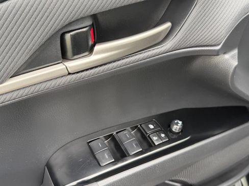 Used 2025 Toyota Camry SE FWD image 14