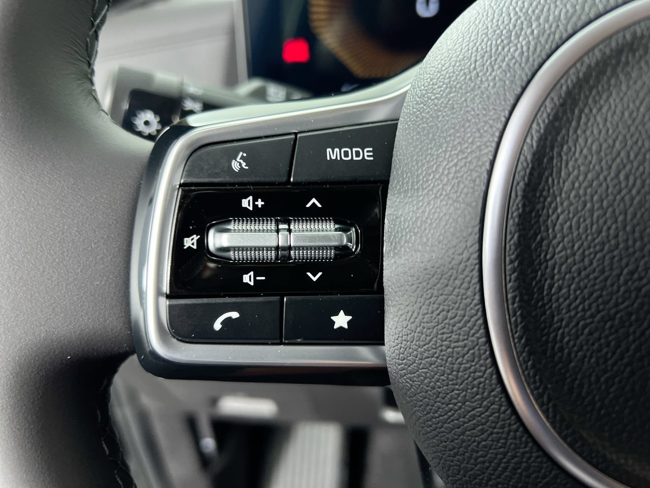 New 2026 Kia Carnival EX FWD image 17