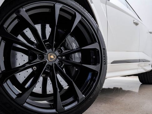 Used 2024 Lamborghini Urus S image 5