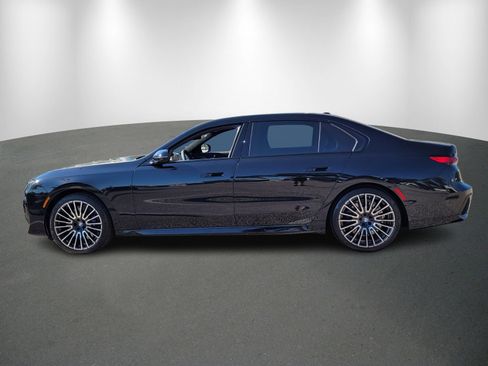 Used 2026 BMW 740i w/ Executive Package image 4