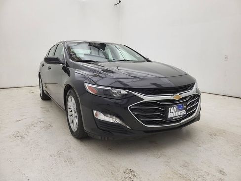 Used 2022 Chevrolet Malibu LT w/ Leather Package image 12