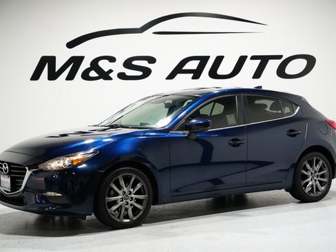 Used 2018 MAZDA MAZDA3 Touring image 4