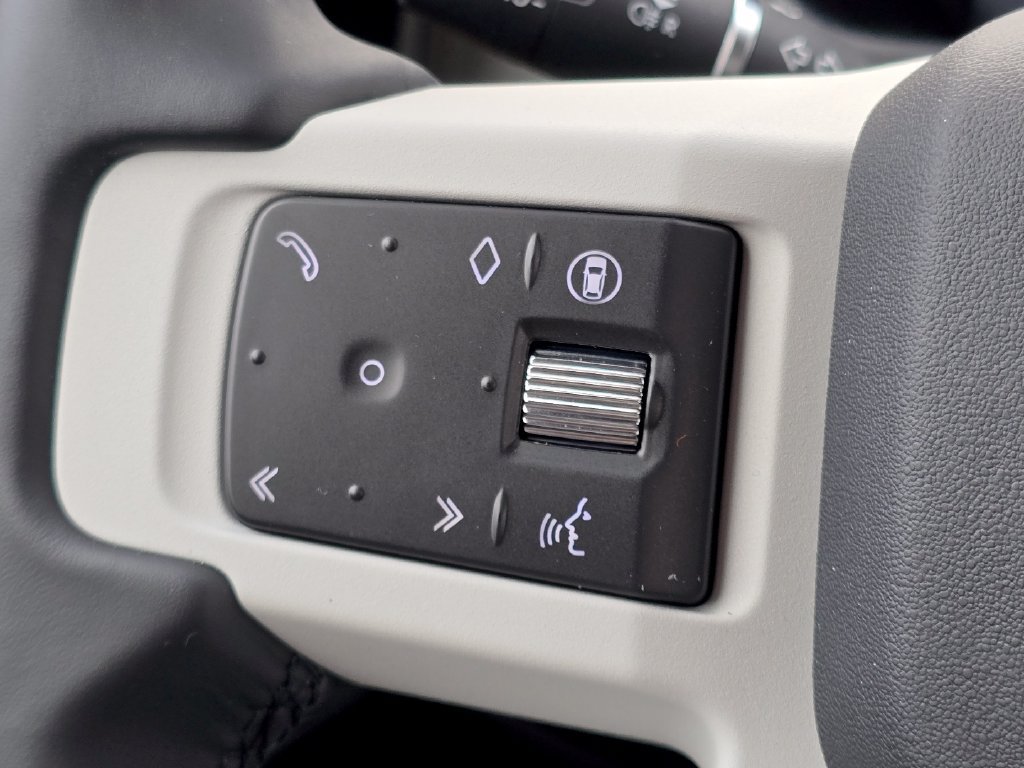 New 2026 Land Rover Defender 130 X-Dynamic SE AWD/4WD image 16