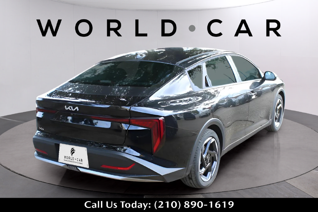 Used 2025 Kia K4 EX FWD image 2