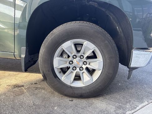 Used 2025 Chevrolet Silverado 1500 LT AWD/4WD image 13