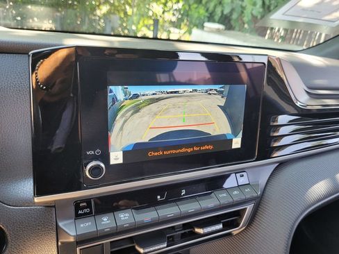 Used 2025 Toyota Camry SE FWD image 18