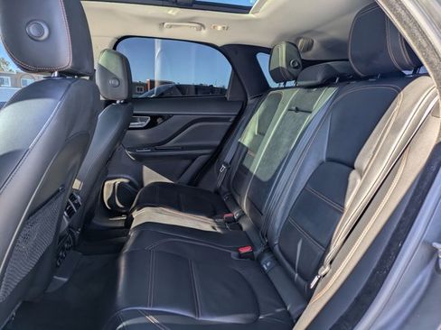 Used 2017 Jaguar F-PACE Prestige image 19