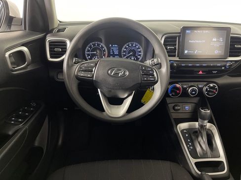 Certified 2021 Hyundai Venue SE image 16