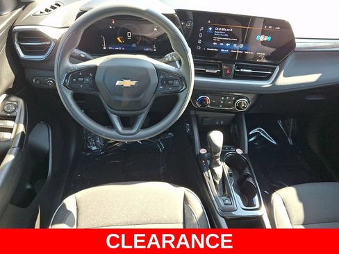 Used 2024 Chevrolet TrailBlazer LT AWD/4WD image 11