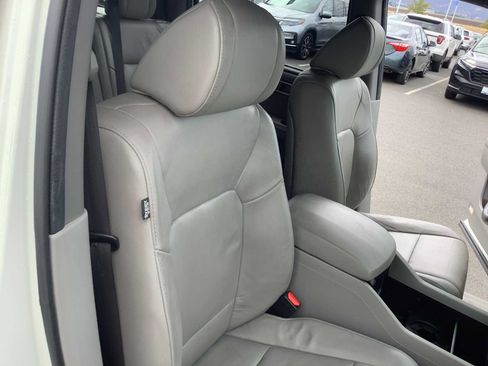 Used 2014 Honda Pilot Touring image 14