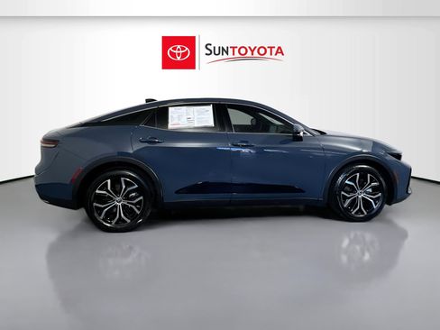 Used 2025 Toyota Crown XLE image 2