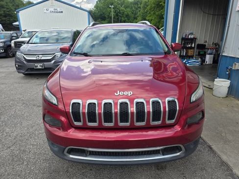 Used 2017 Jeep Cherokee Limited FWD image 2