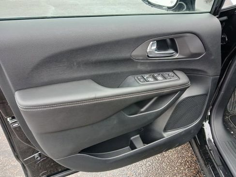 New 2026 Chrysler Voyager LX image 7