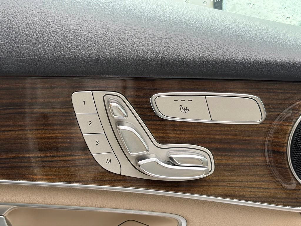 Used 2019 Mercedes-Benz GLC 300 4MATIC image 15