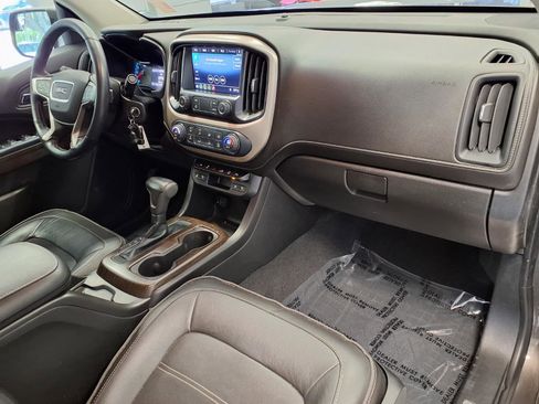 Used 2019 GMC Canyon Denali RWD image 9