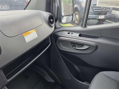 New 2025 Mercedes-Benz Sprinter 2500 image 15