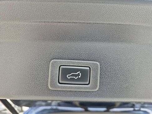 Used 2019 Subaru Ascent Limited AWD/4WD image 11