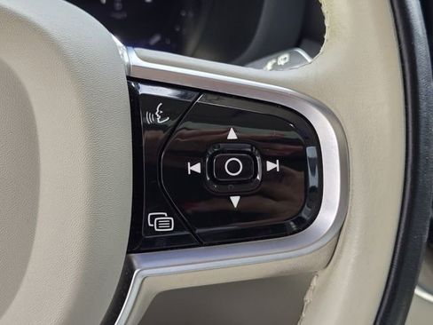 Used 2023 Volvo XC60 B5 Plus w/ Protection Package Premier FWD image 28