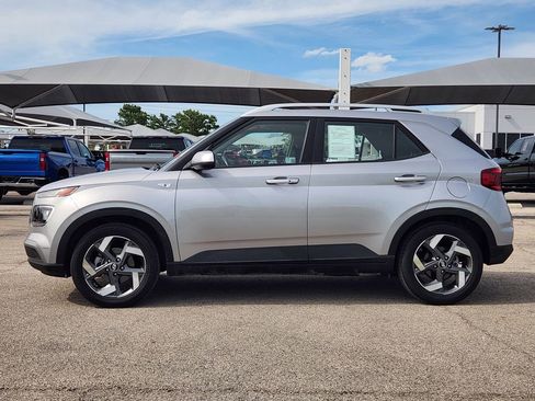 Used 2025 Hyundai Venue SEL FWD image 4