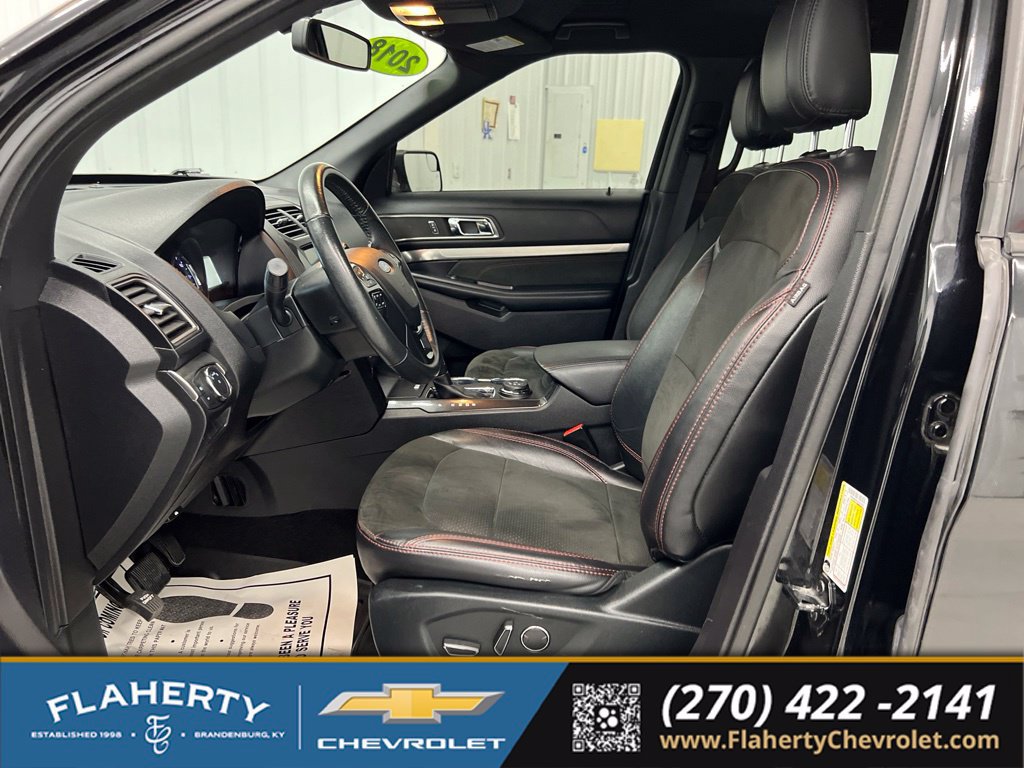 Used 2018 Ford Explorer XLT w/ Equipment Group 202A AWD/4WD image 9