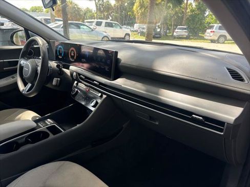 Used 2025 Hyundai Sonata SEL FWD image 19