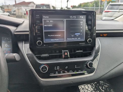 Used 2022 Toyota Corolla LE FWD image 22