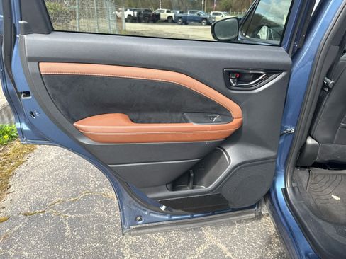 Used 2025 Subaru Forester Touring image 25