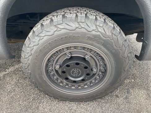 Used 2018 Chevrolet Express 2500 RWD image 11