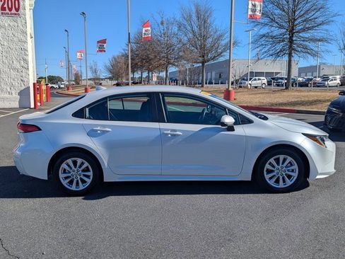 Used 2025 Toyota Corolla LE image 8