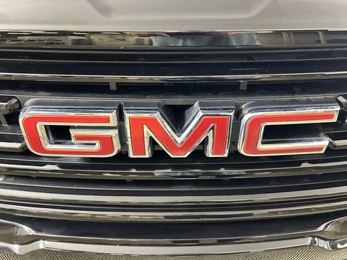 Used 2024 GMC Terrain SLE w/ Driver Convenience Package AWD/4WD image 10